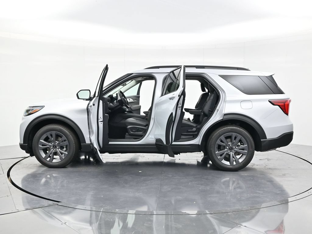 New 2026 Ford Explorer Active w/ Active Comfort Package AWD/4WD image 8