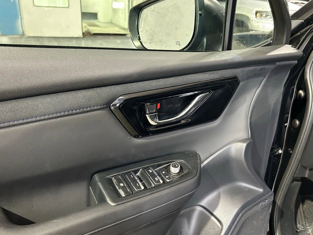Used 2025 Subaru Forester Limited AWD/4WD image 16