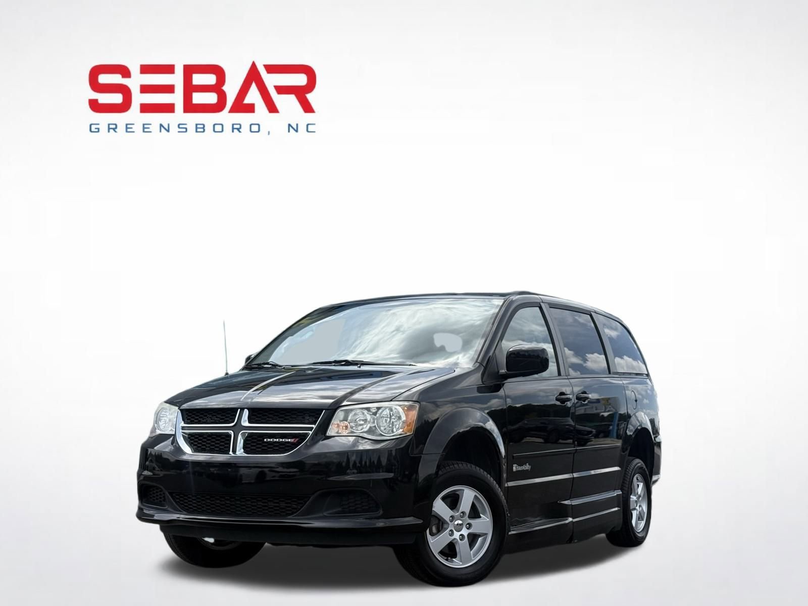 Used 2013 Dodge Grand Caravan SXT image 2