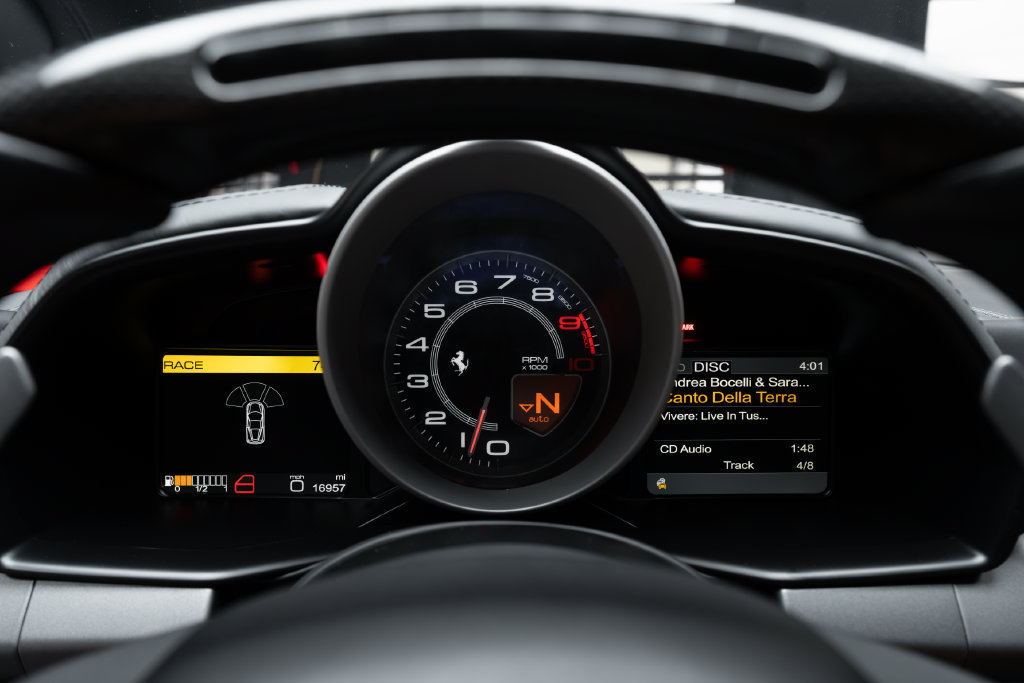 Used 2015 Ferrari 458 Italia Coupe RWD image 42