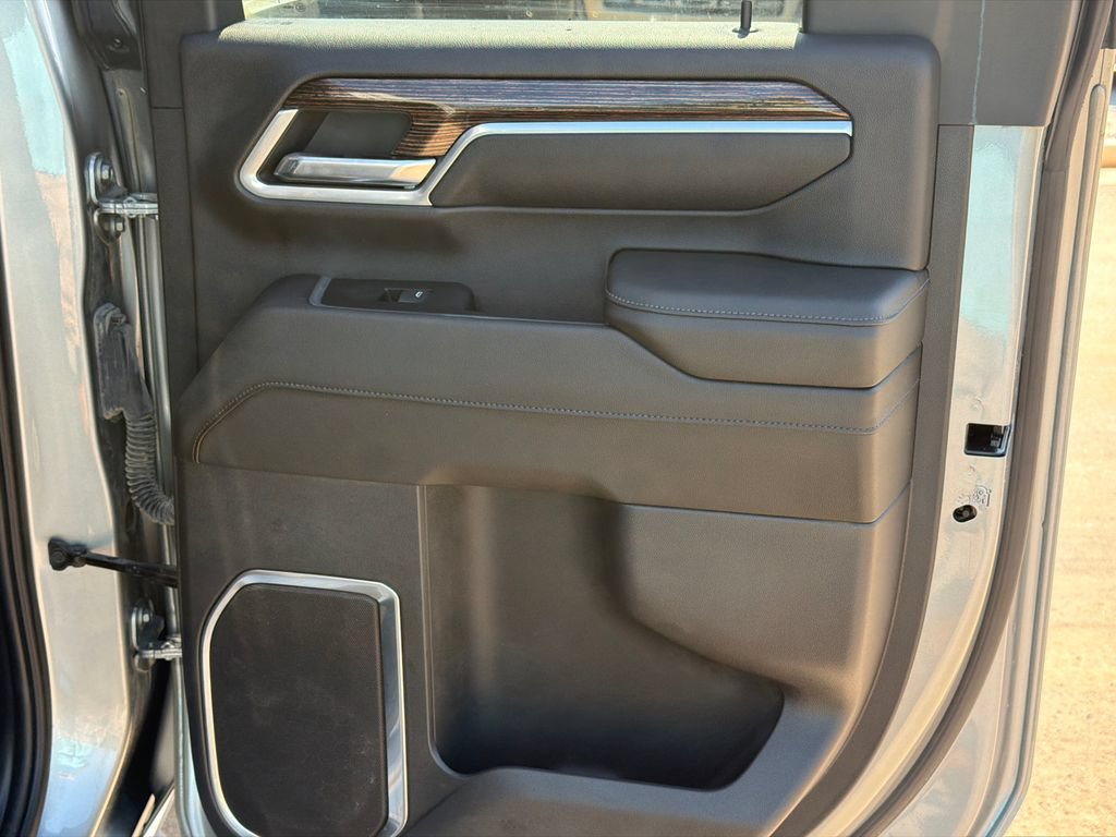 Used 2024 GMC Sierra 2500 SLE AWD/4WD image 16