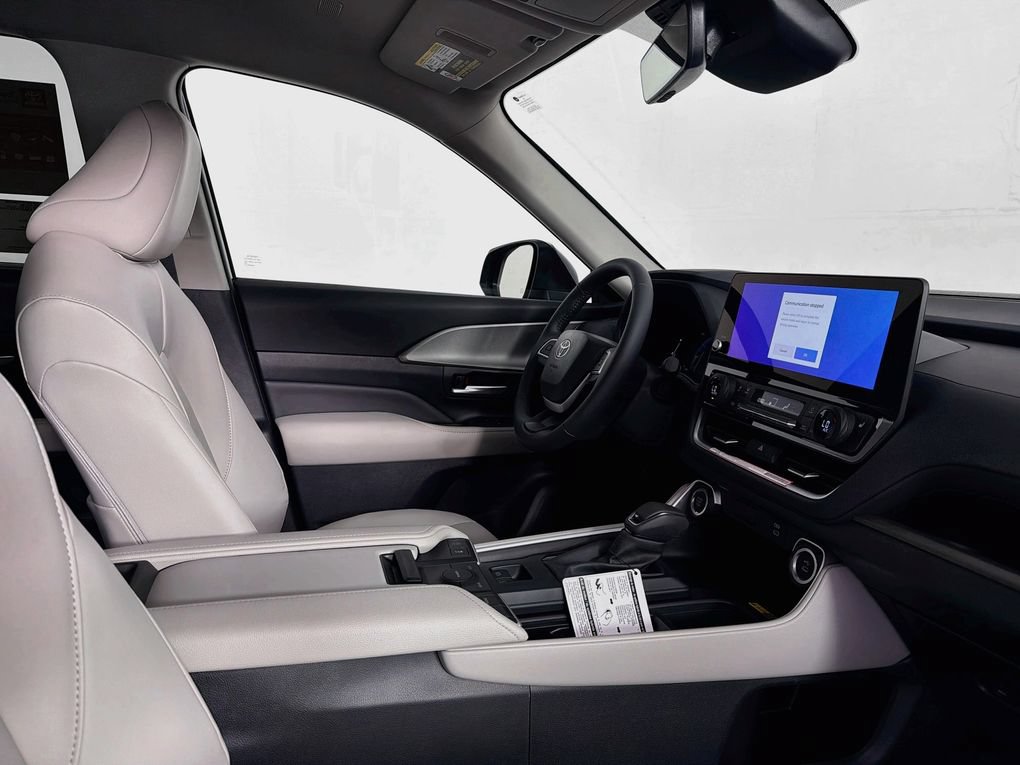New 2026 Toyota Grand Highlander FWD image 33