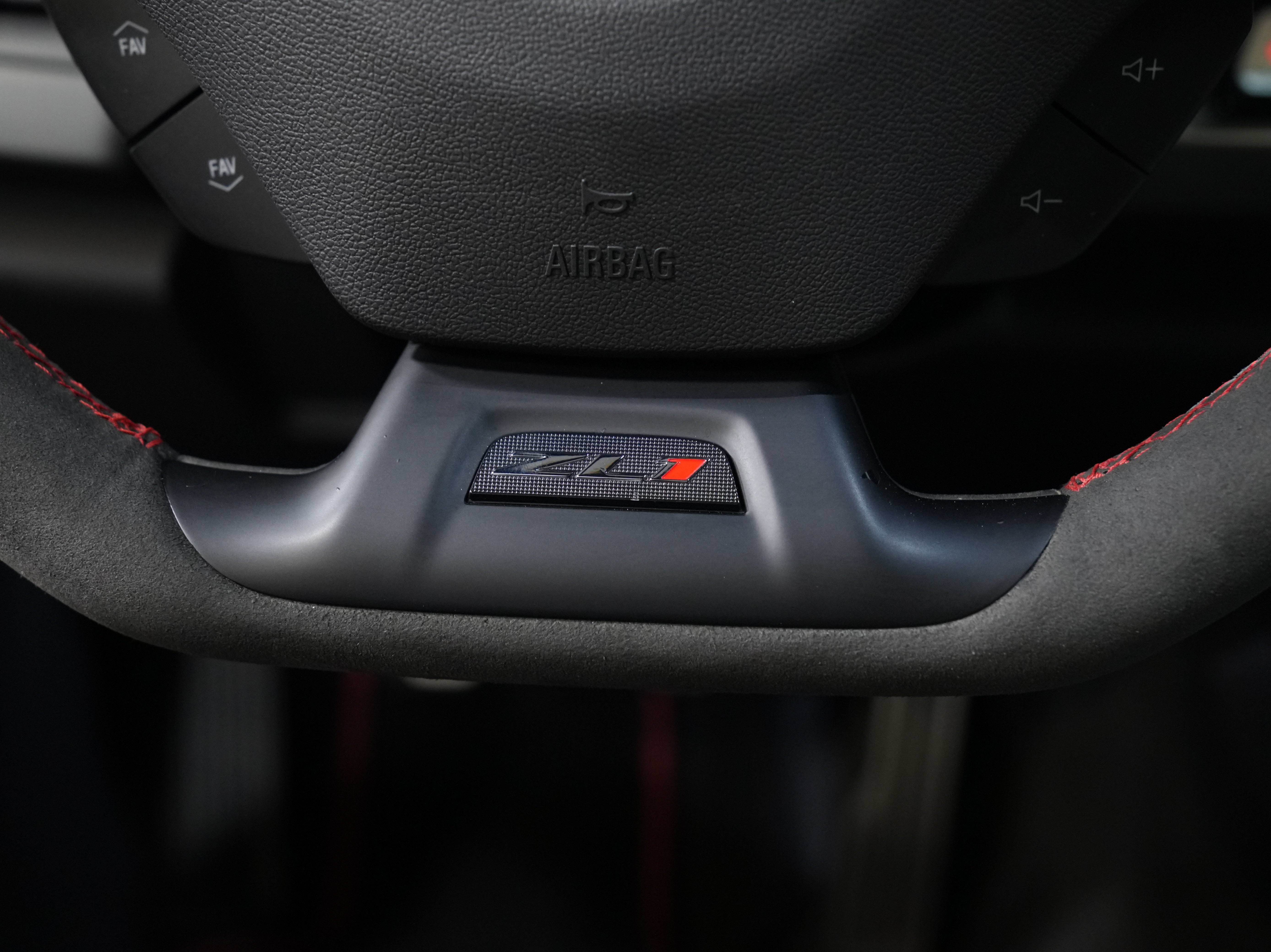Used 2018 Chevrolet Camaro ZL1 RWD image 38