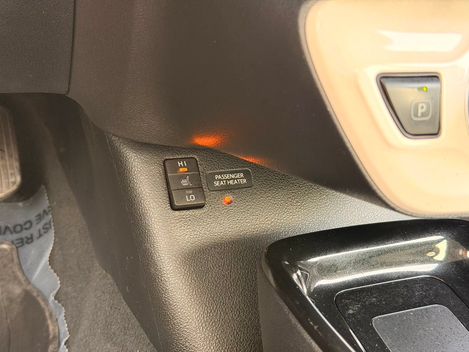 Used 2017 Toyota Prius Prime Premium FWD image 35