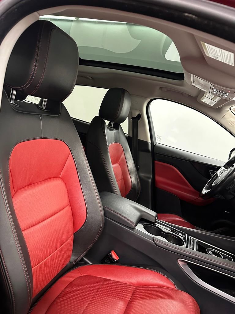Used 2017 Jaguar F-PACE R-Sport image 36