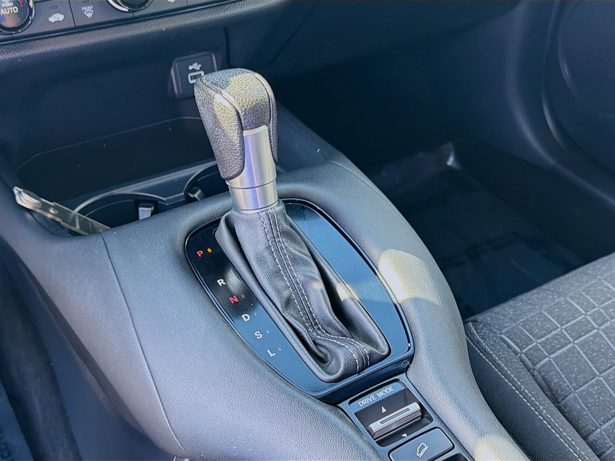 Used 2023 Honda HR-V LX image 13