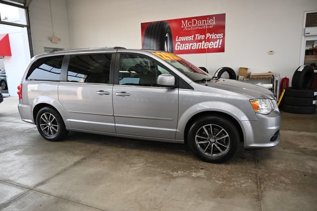 Used 2017 Dodge Grand Caravan SXT FWD image 4