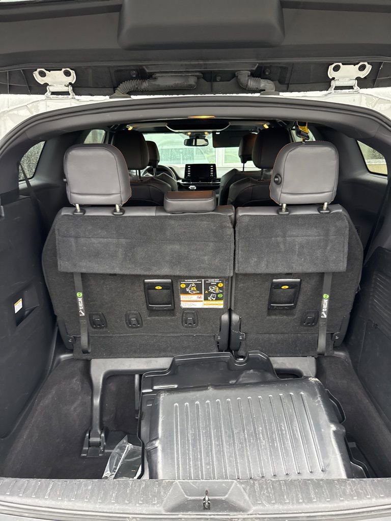 Used 2022 Toyota Sienna XSE w/ XSE Plus Package image 13