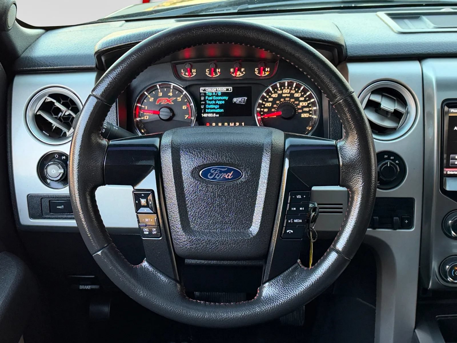 Used 2014 Ford F150 FX4 w/ Equipment Group 402A Luxury AWD/4WD image 27