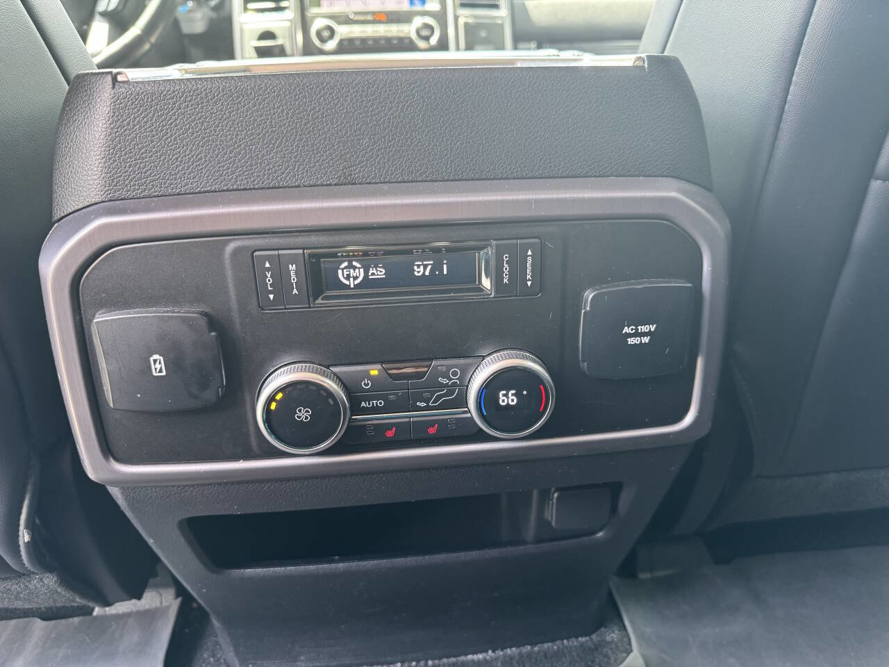 Used 2019 Ford Expedition Platinum image 18