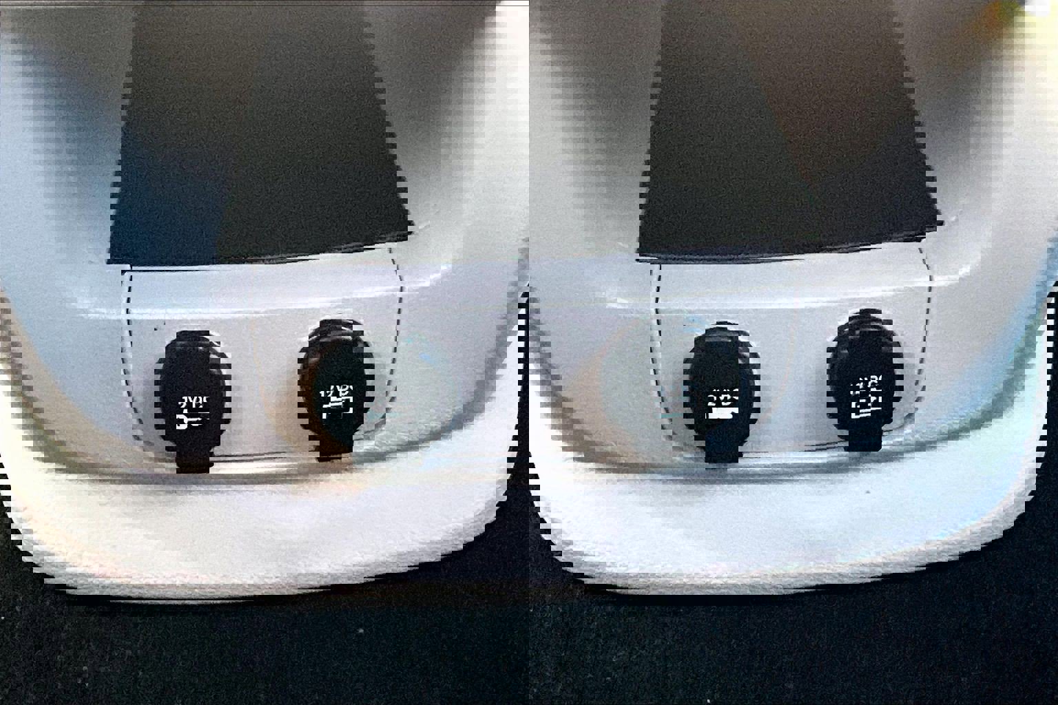 Used 2018 Dodge Grand Caravan SE w/ UConnect Hands-Free Group image 22