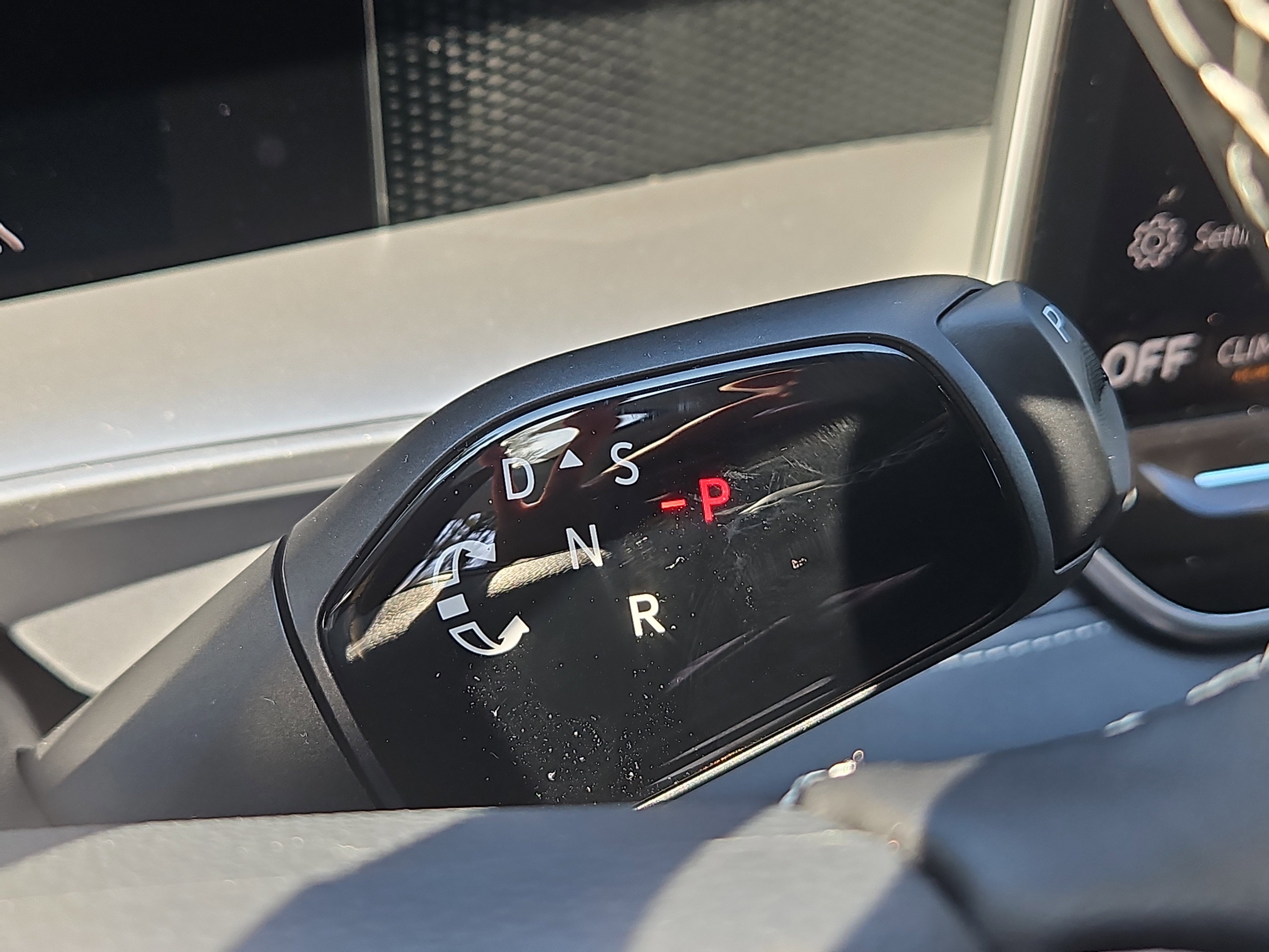 New 2026 Volkswagen Tiguan SE image 14