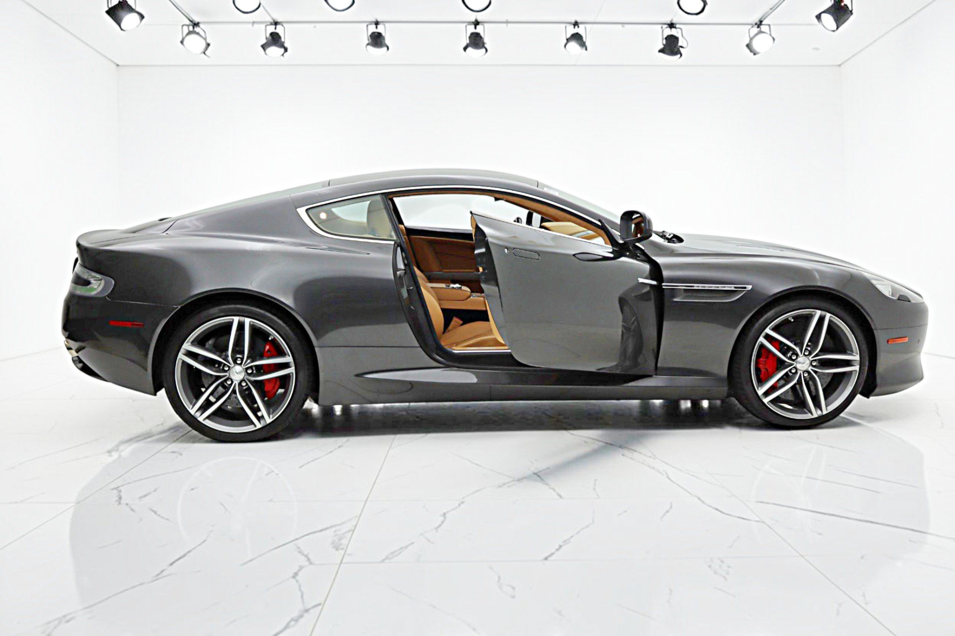 Used 2012 Aston Martin Virage Coupe RWD image 14