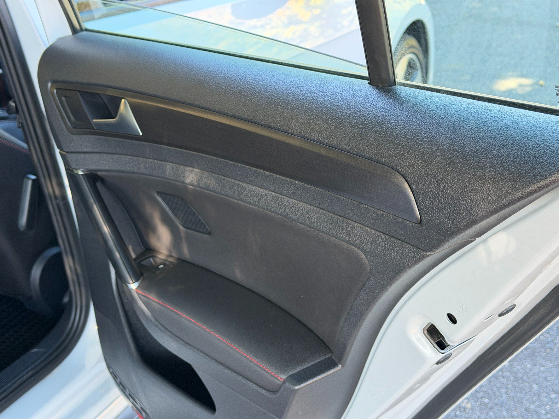 Used 2020 Volkswagen Golf 4-Door FWD image 65