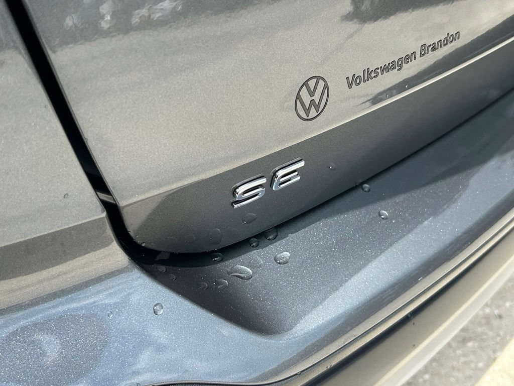 New 2026 Volkswagen Taos SE FWD image 28