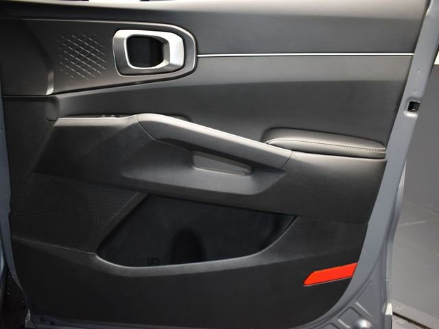 Certified 2025 Kia Sorento LX image 14