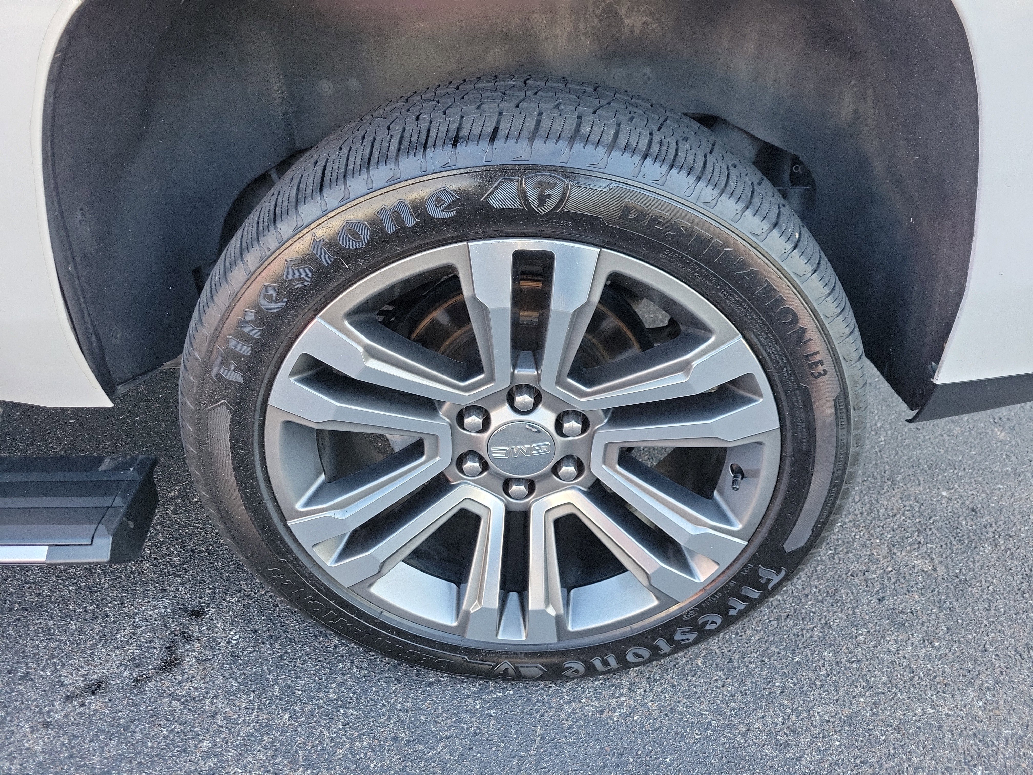 Used 2019 GMC Yukon Denali image 34