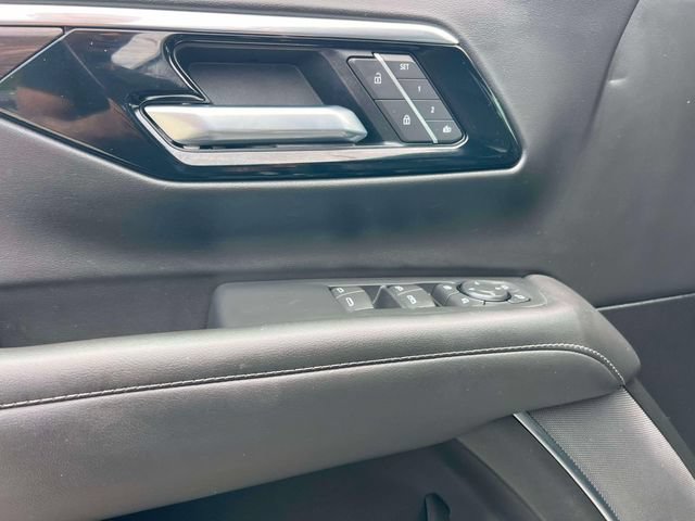 Certified 2026 Chevrolet Suburban LT w/ Comfort Package AWD/4WD image 17