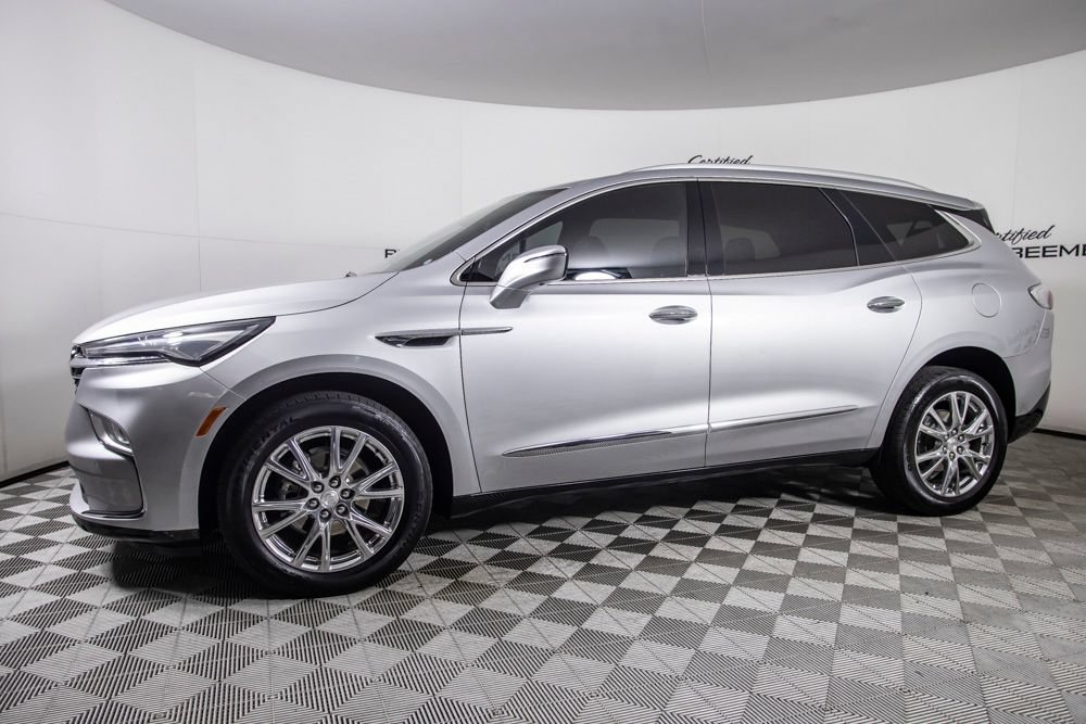 Used 2022 Buick Enclave Premium w/ Surround and Sites Package AWD/4WD image 8