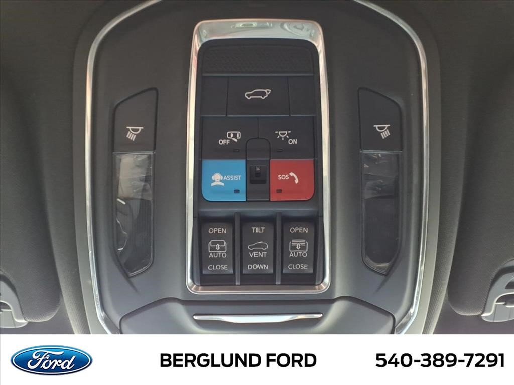 Used 2023 Jeep Wagoneer 4WD w/ Premium Group I image 34