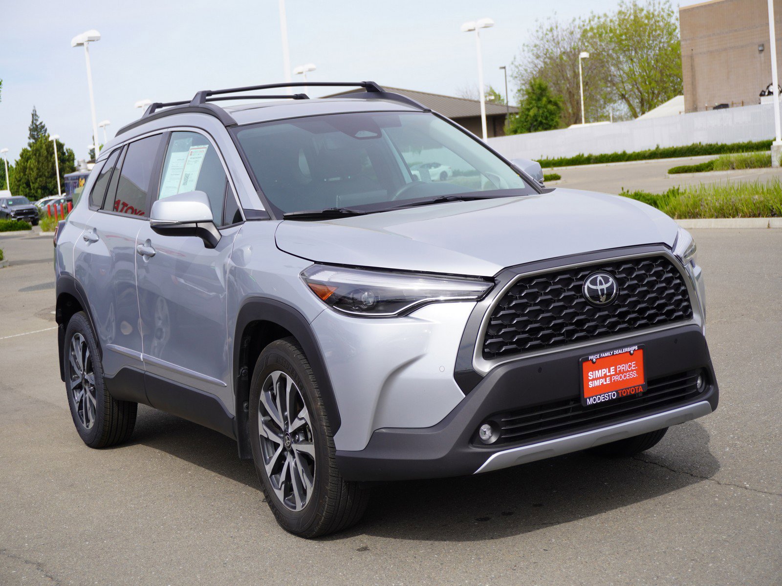 Used 2024 Toyota Corolla Cross XLE w/ Convenience Package image 1