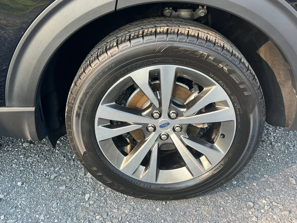 Used 2020 Ford Explorer Platinum w/ Premium Technology Package AWD/4WD image 19