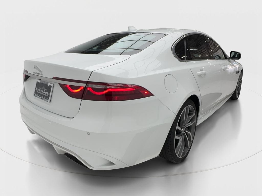Used 2024 Jaguar XF R-Dynamic SE RWD image 7