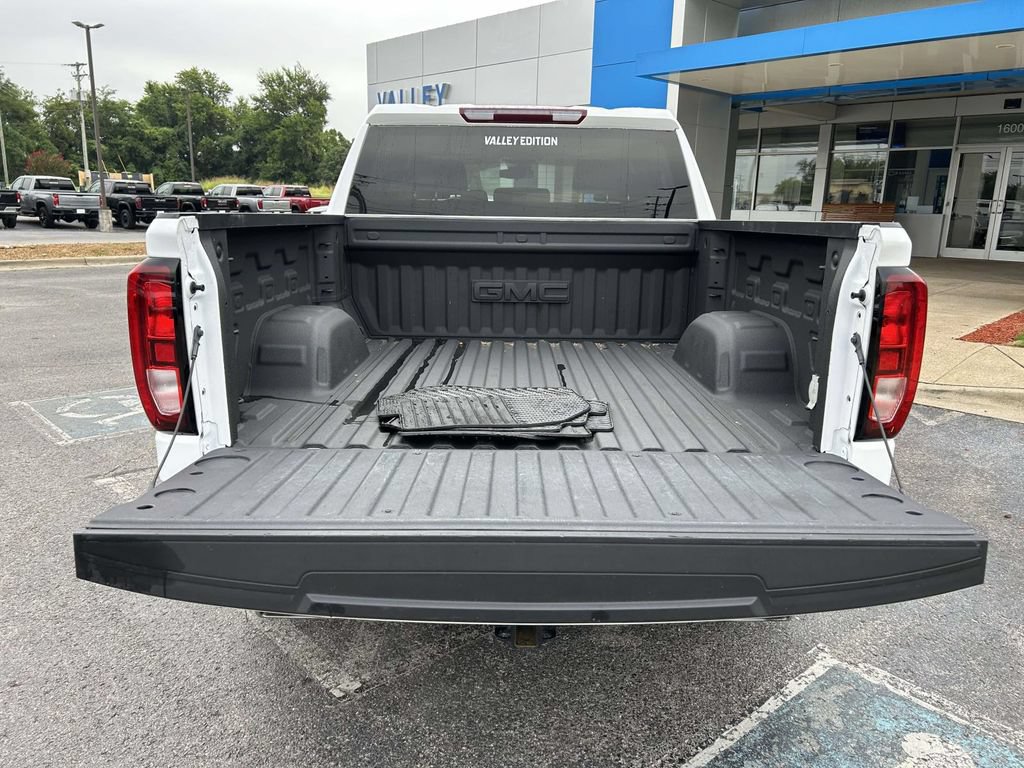 Used 2024 GMC Sierra 1500 Elevation w/ X31 Off-Road Package AWD/4WD image 11