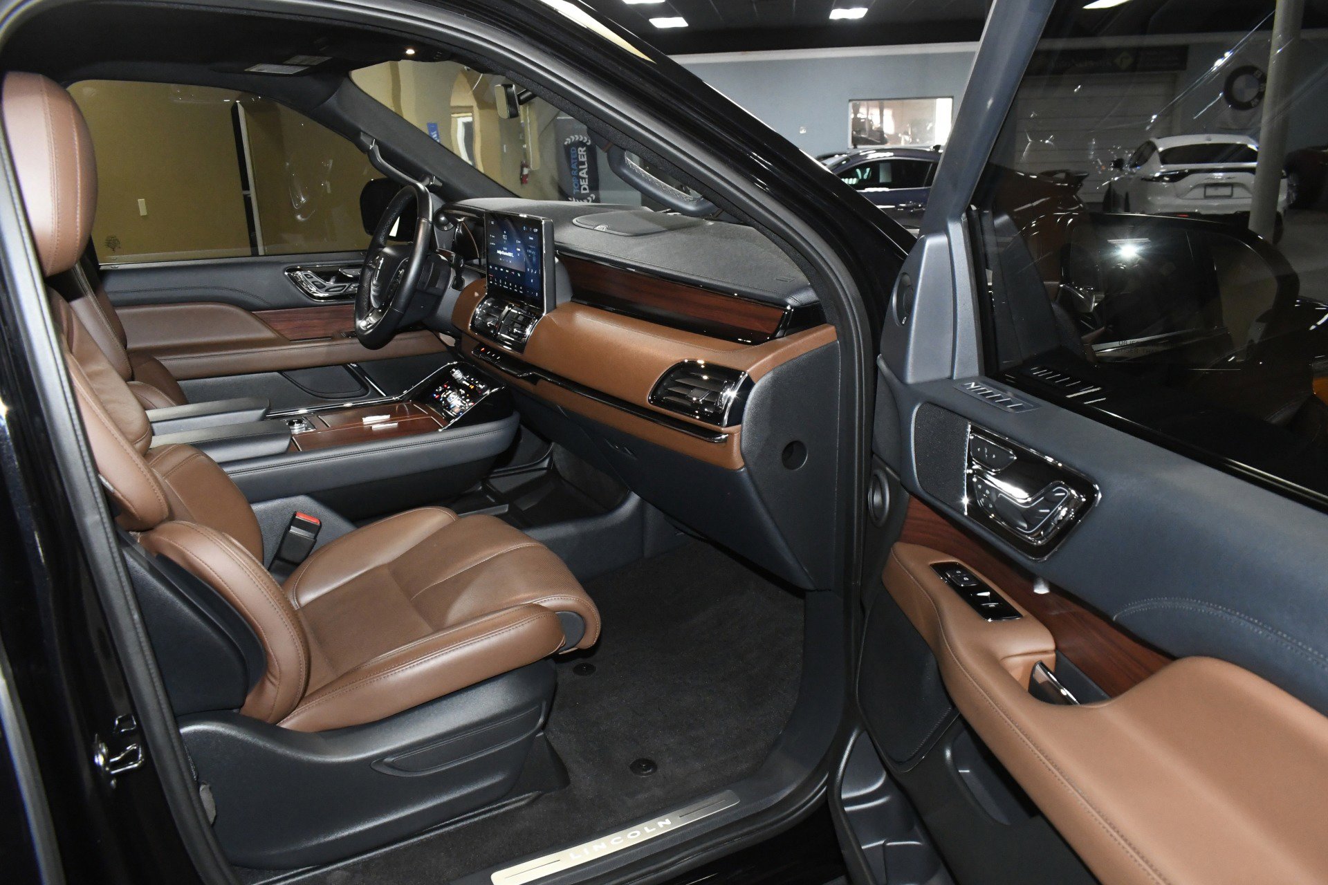 Used 2023 Lincoln Navigator Reserve image 46
