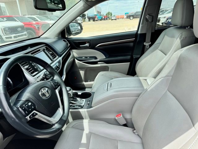 Used 2016 Toyota Highlander Limited AWD/4WD image 42