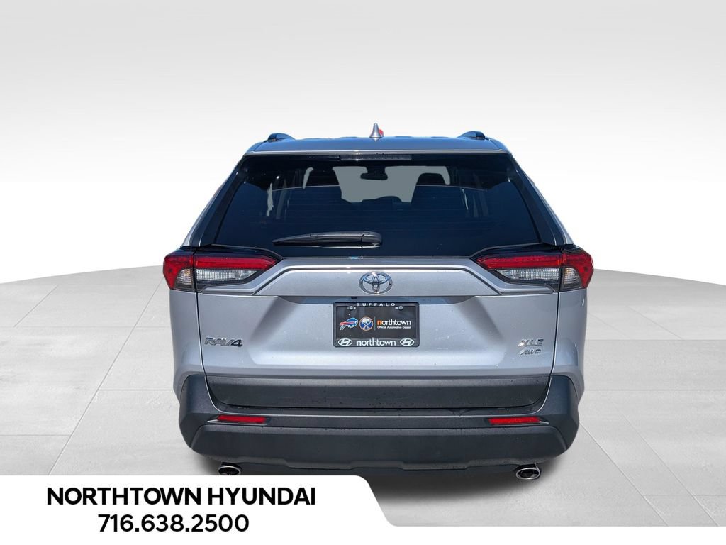 Used 2025 Toyota RAV4 XLE AWD/4WD image 13