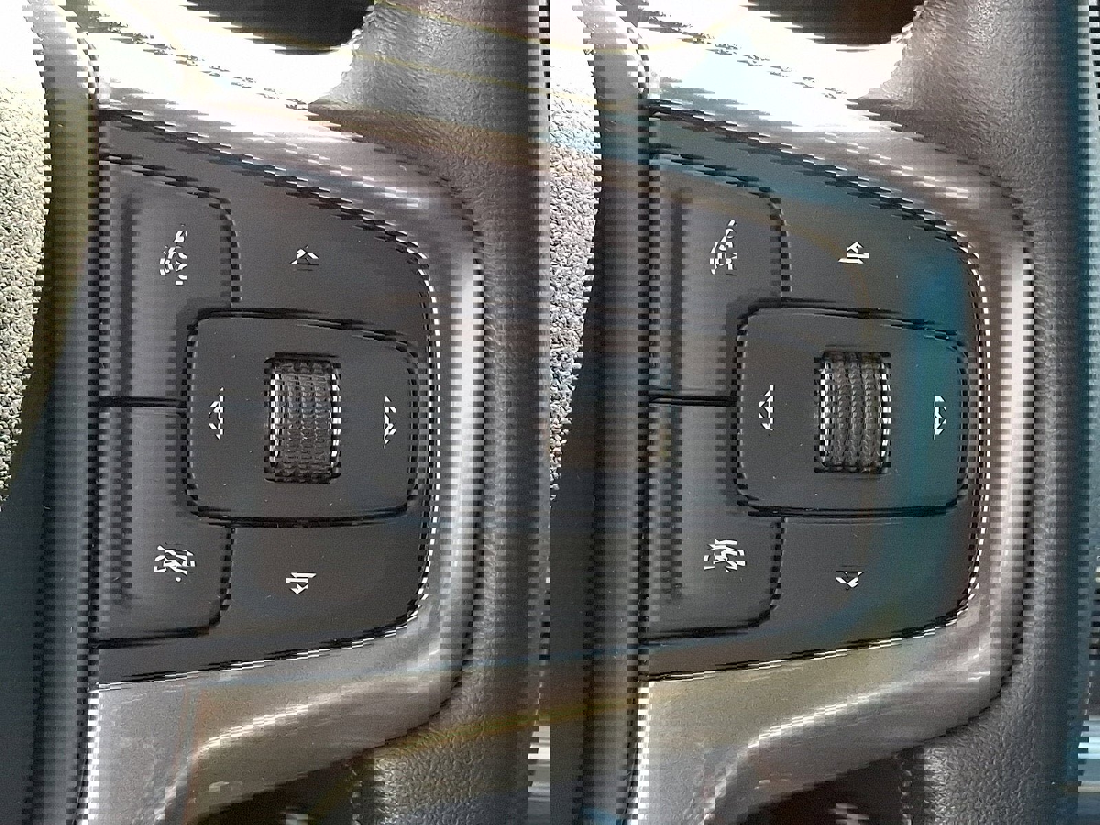 Used 2022 Chevrolet Silverado 1500 LT image 22