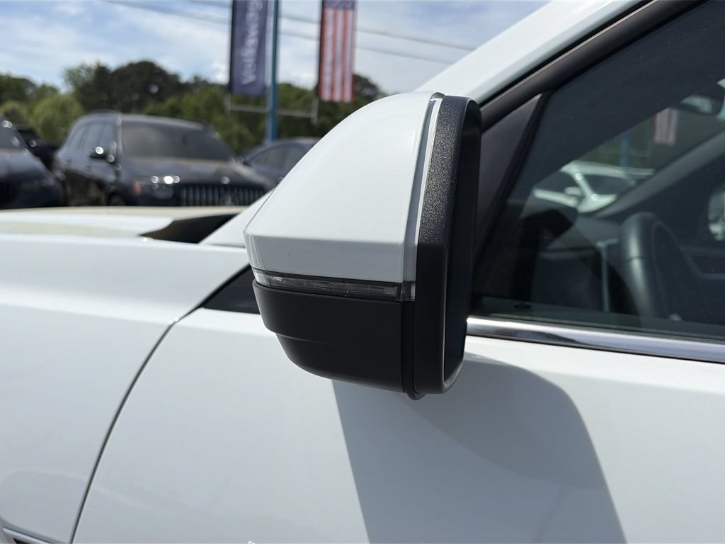 Certified 2024 Volkswagen Atlas Cross Sport SE FWD image 12