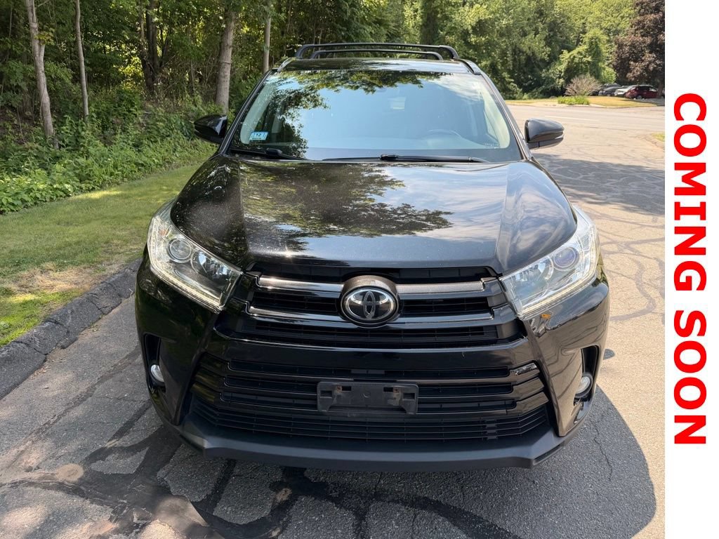 Used 2017 Toyota Highlander SE AWD/4WD image 3