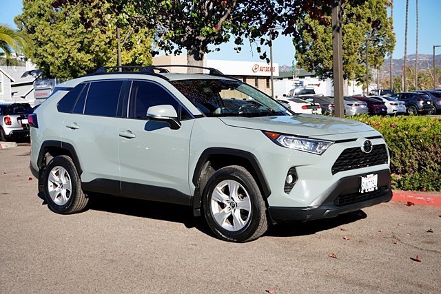 Used 2021 Toyota RAV4 XLE image 6