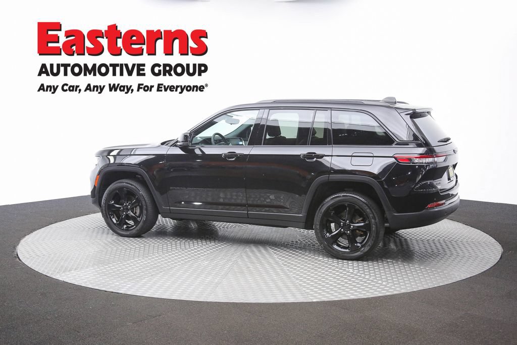 Used 2024 Jeep Grand Cherokee Altitude AWD/4WD image 63