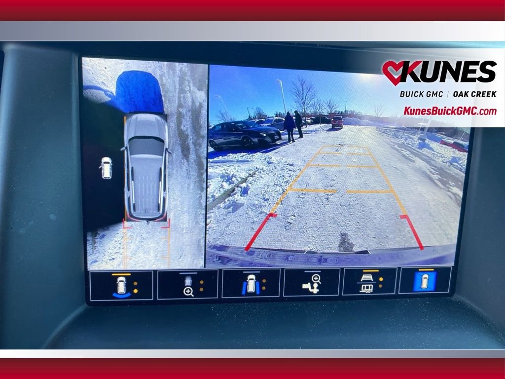 Used 2023 GMC Acadia SLT w/ Elevation Edition image 18