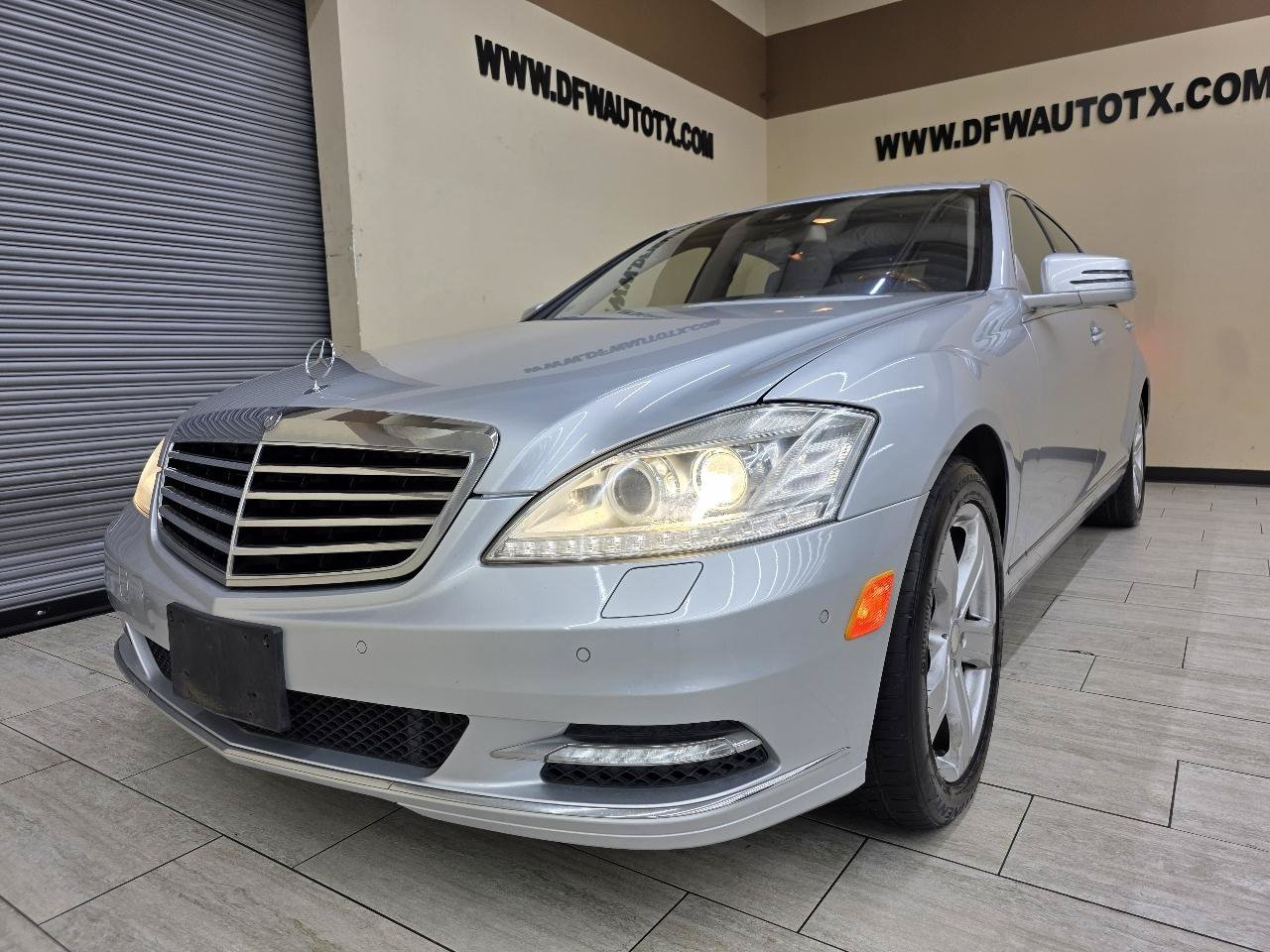 Used 2010 Mercedes-Benz S 550 image 2