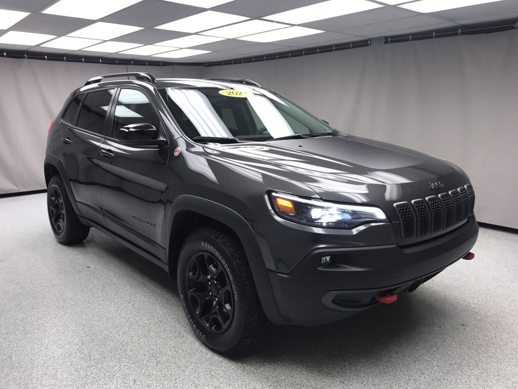 Used 2022 Jeep Cherokee Trailhawk w/ Premium Leather Package image 5