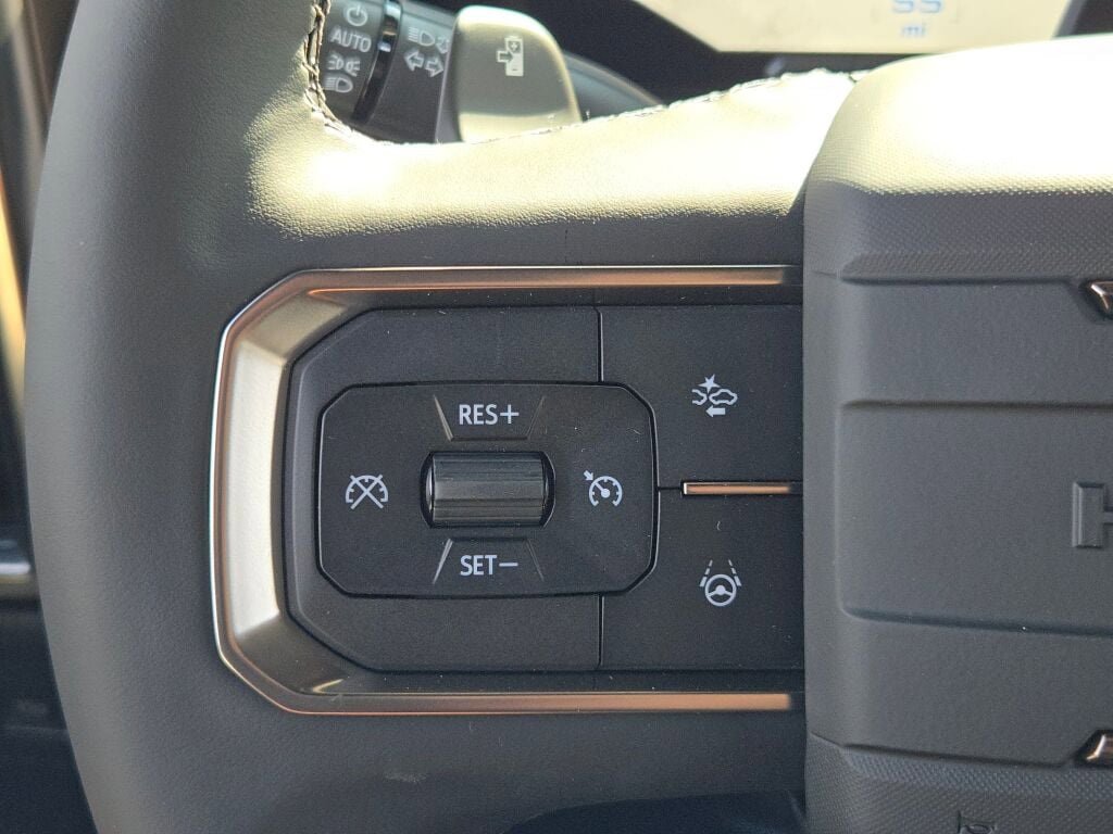 New 2025 GMC Hummer EV 2X image 29