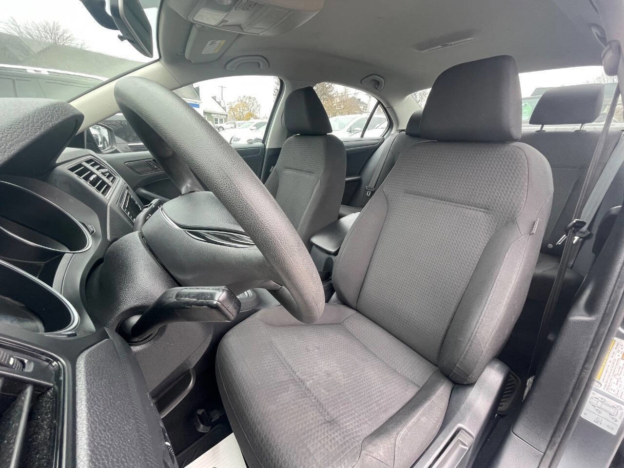 Used 2016 Volkswagen Jetta S image 11