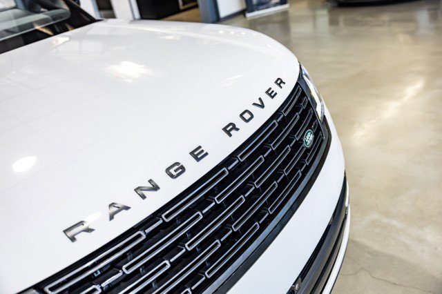 Used 2023 Land Rover Range Rover SE image 34
