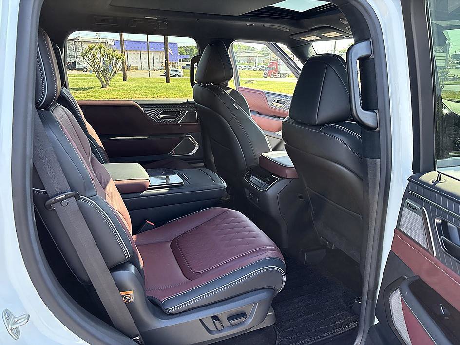Used 2026 INFINITI QX80 Autograph w/ Premium Cargo Package AWD/4WD image 23