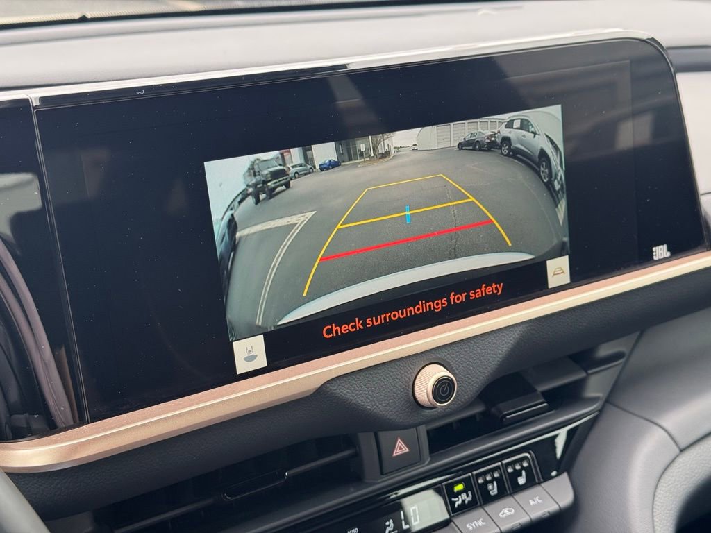 Used 2023 Toyota Crown Limited image 28