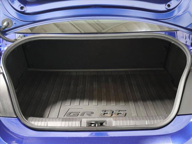 Used 2025 Toyota GR86 Premium w/ ALL Weather Mat Package (TMS) RWD image 6