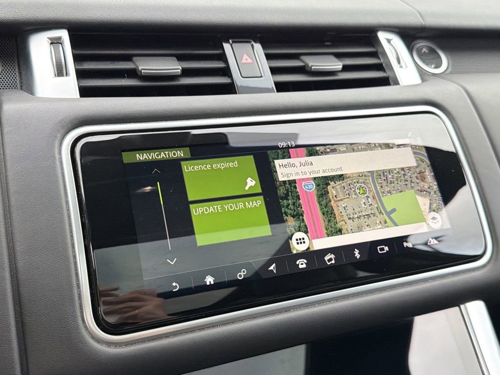 Used 2020 Land Rover Range Rover Sport HST image 26