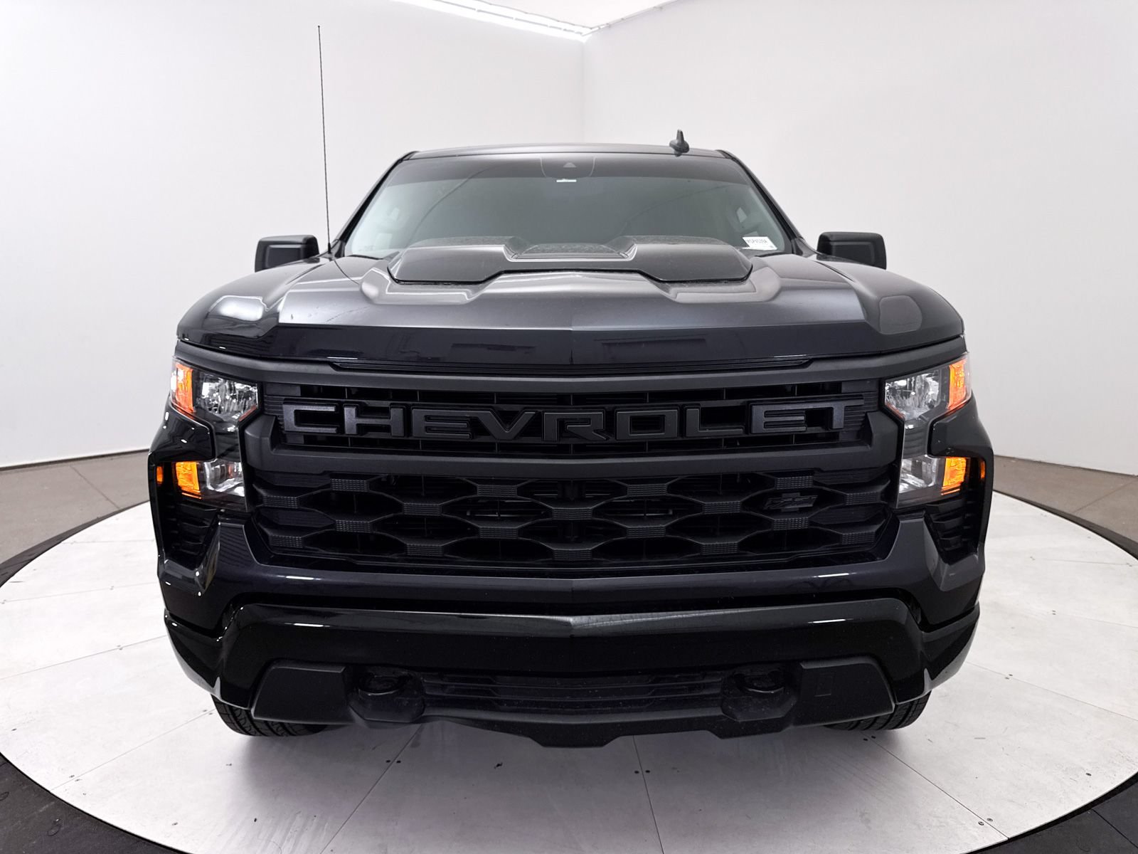Used 2024 Chevrolet Silverado 1500 Custom Trail Boss w/ Turbomax Blackout Package AWD/4WD image 11