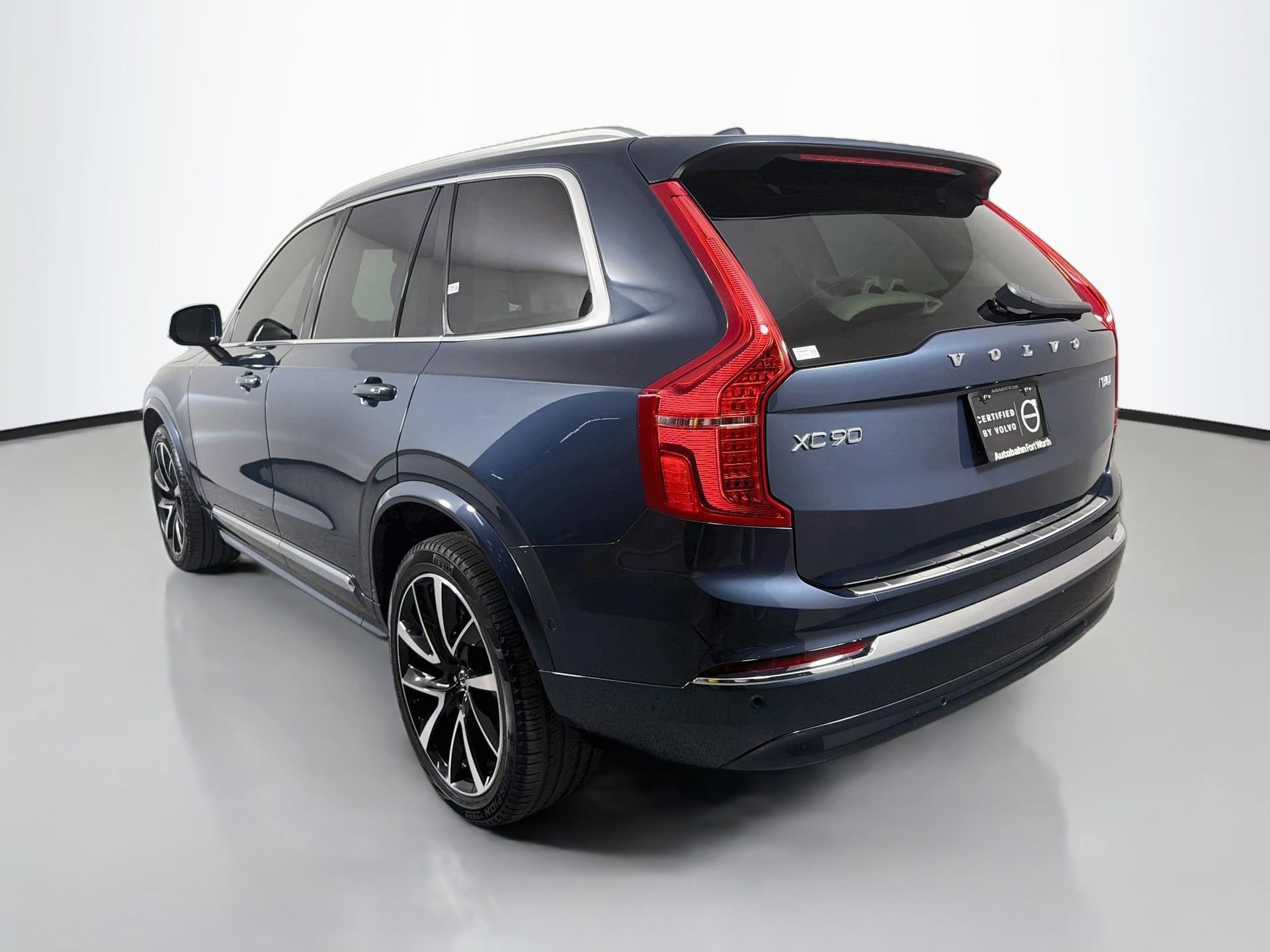 Used 2023 Volvo XC90 B5 Plus w/ Protection Package Premier AWD/4WD image 8