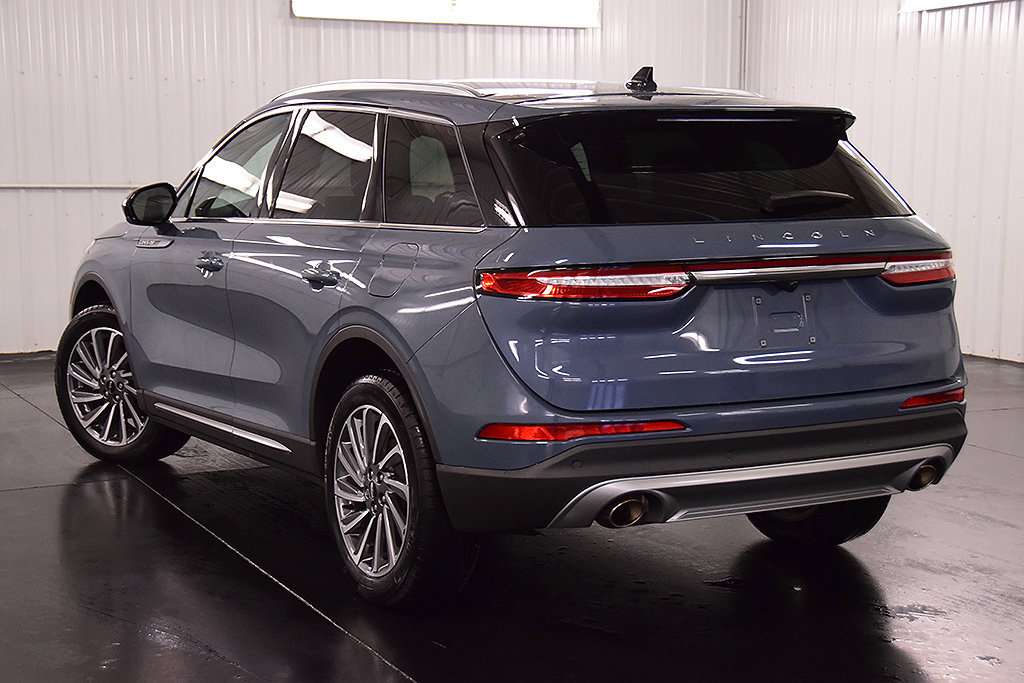Used 2024 Lincoln Corsair Reserve AWD/4WD image 5