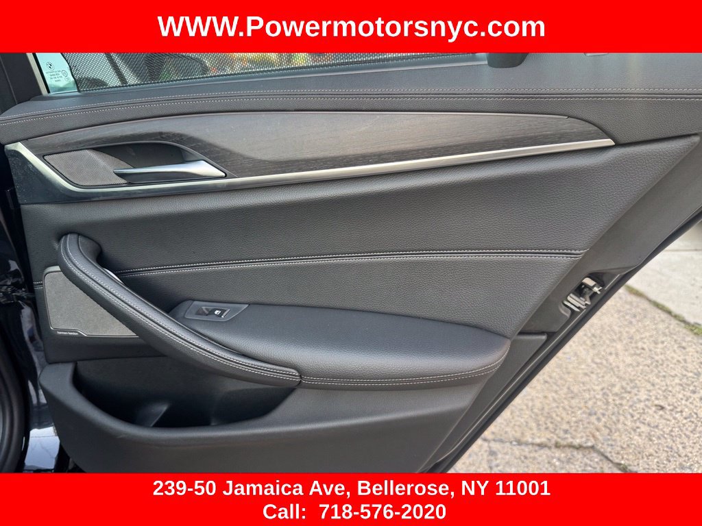 Used 2022 BMW M550i xDrive w/ Executive Package AWD/4WD image 39